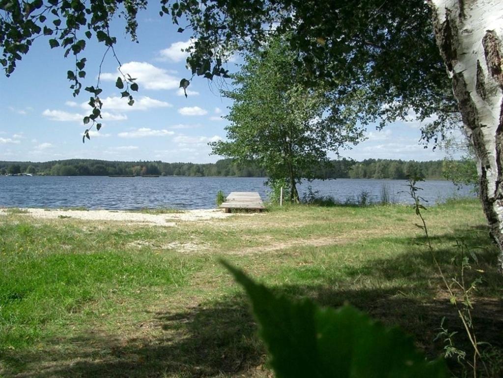 Bungalow Direkt Am See, Mit Eigenem Boot Roding Exterior foto